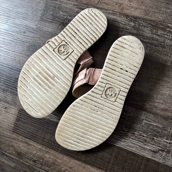 Michael Kors Blush Sandals with Gold Accents - Picture 3 of 3